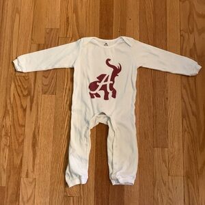 University of Alabama baby outfit